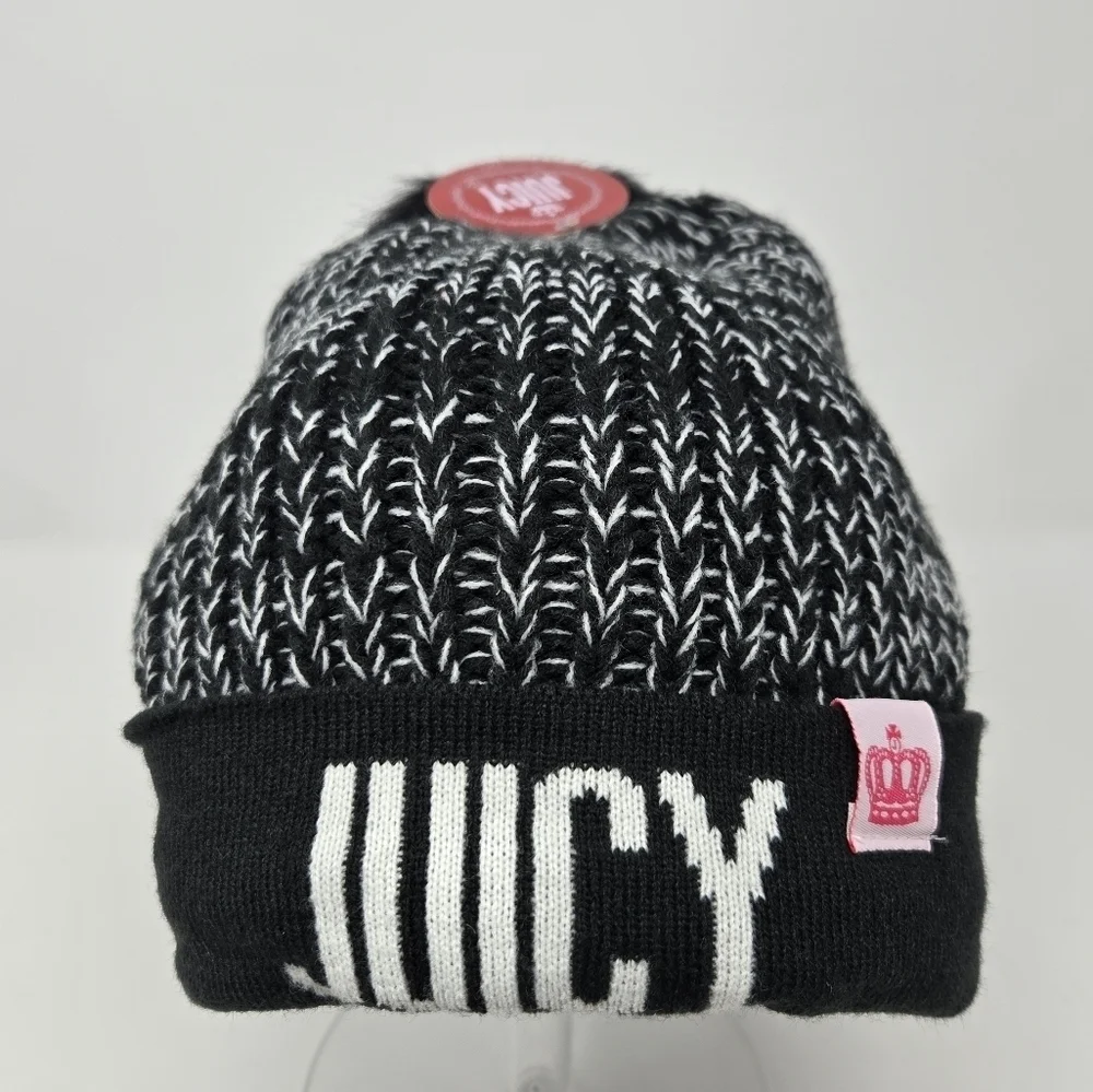 NWT JUICY COUTURE BLACK & WHITE POM POM BEANIE HAT KNITWEAR WOMEN OS CROCHET